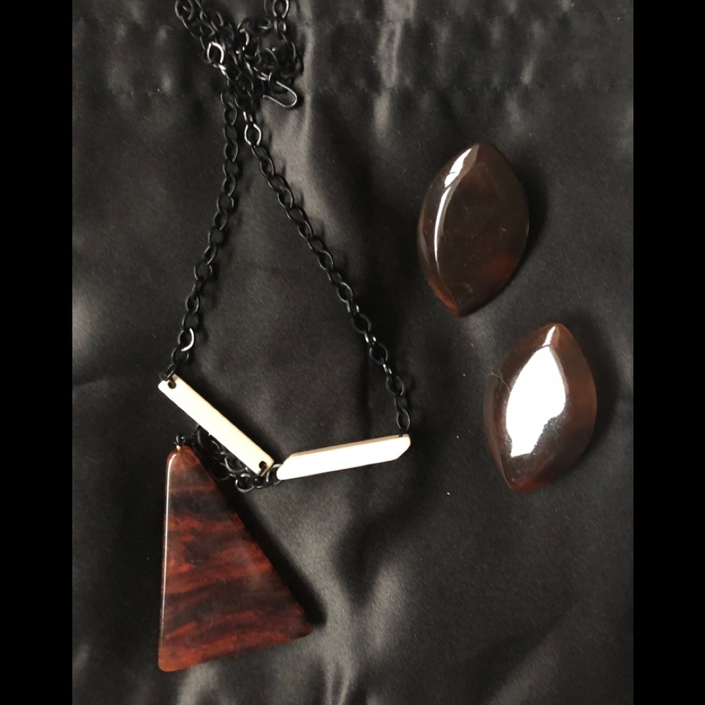 Necklace & earrings set